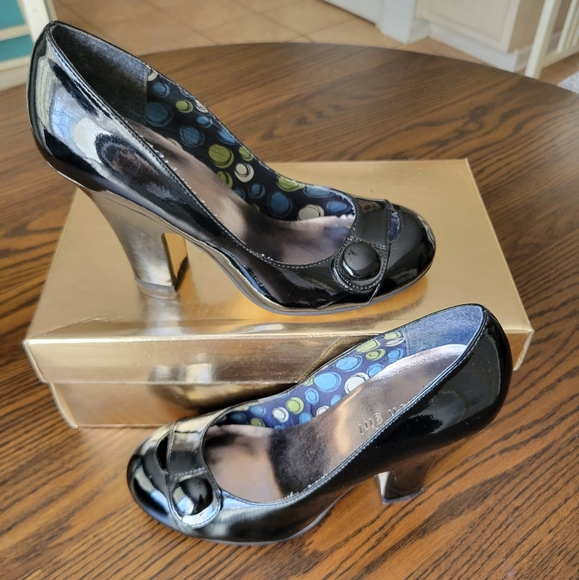 Madden Girl Black Patent Peep-toe Heels Size 8.5 - Picture 4 of 5